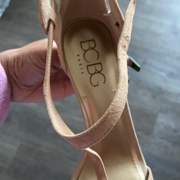 Shoes - Picture 2 of 10